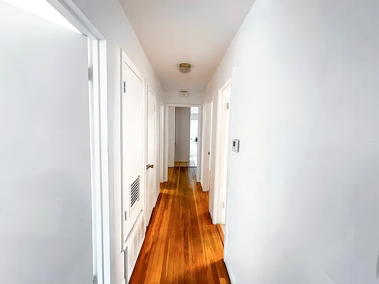 301 Randle Dr — Photo 7