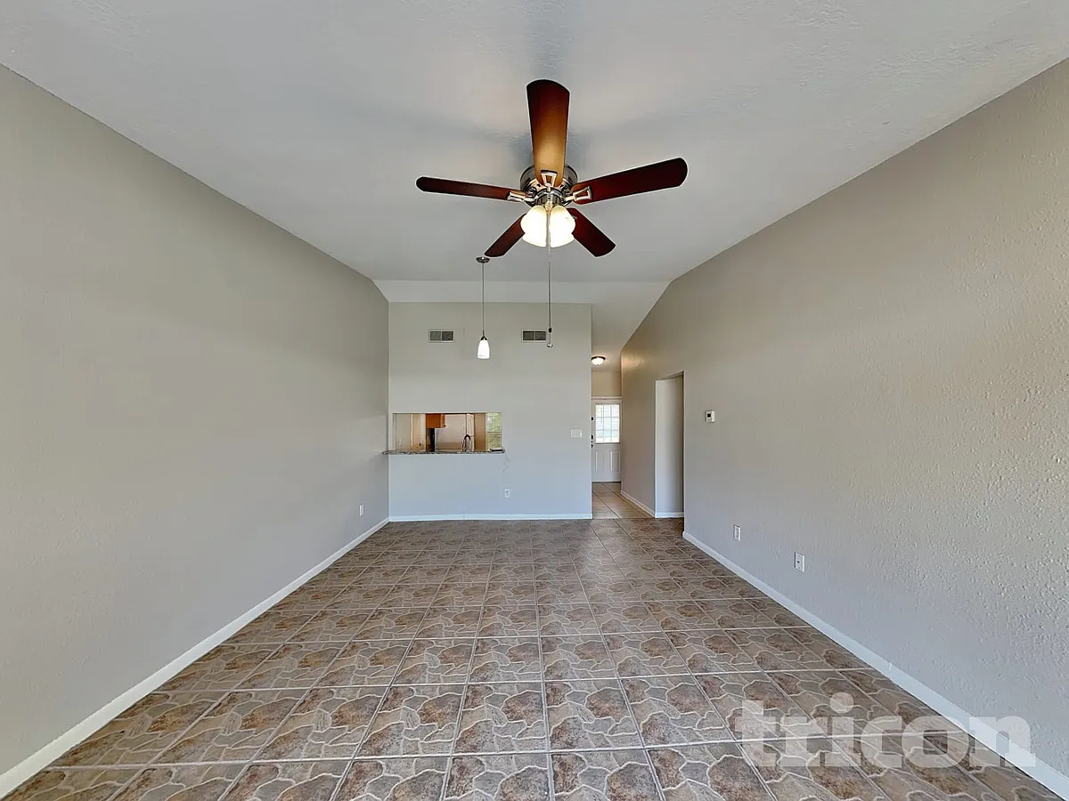 Building Photo - 1757 Lakeview Village Dr