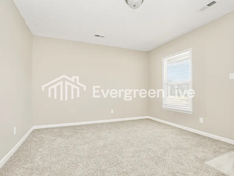 1513 Cedrow Dr — Photo 7