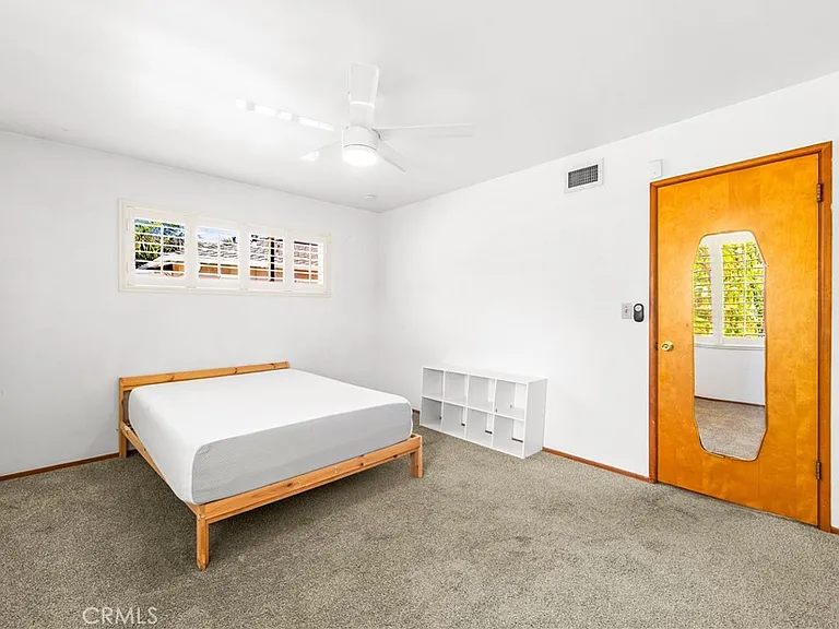 454 N Shattuck Pl — Photo 30