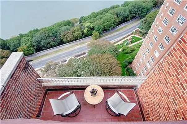 Sold by Barak Realty | media 31