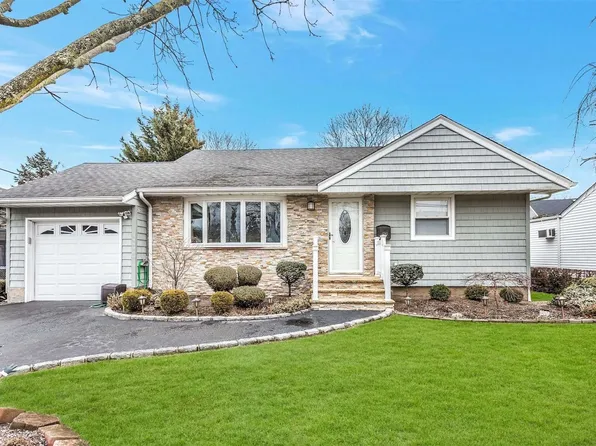 1793 Hannington Ave, Wantagh, NY 11793
