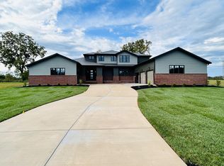 3988 E Dunrobin Dr, Springfield, MO 65809