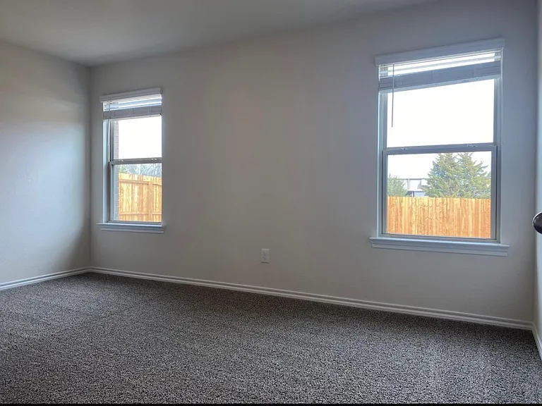 3121 Sweetwater Way — Photo 7