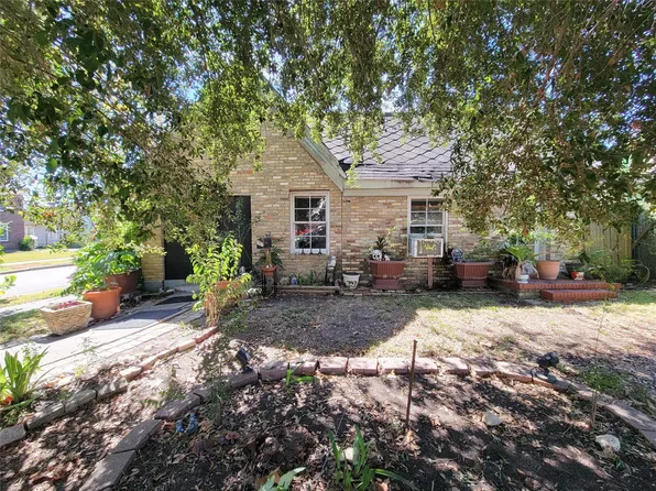 1574 Godwin St, Houston, TX 77023