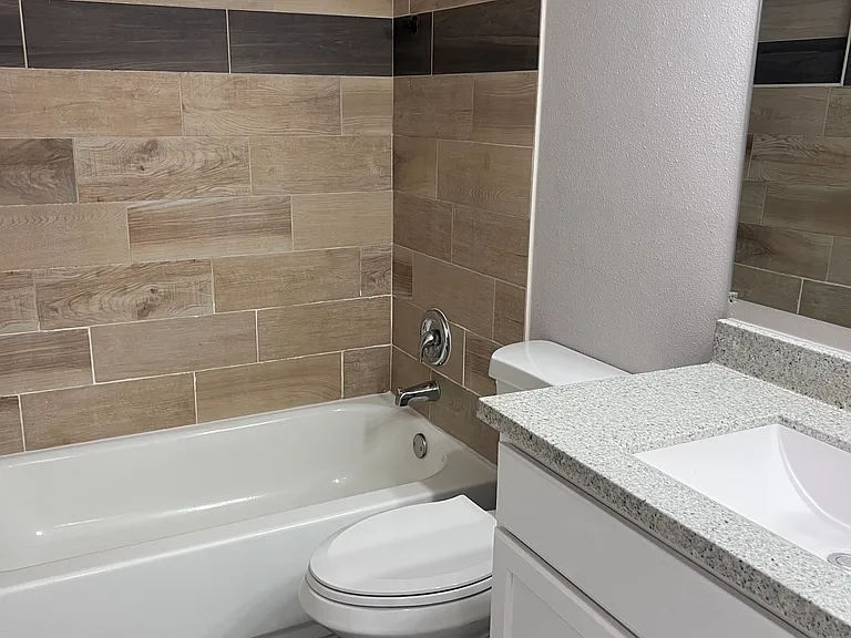 639 Woodlane Cir — Photo 9