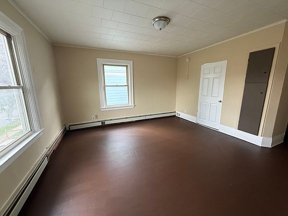 5th image of 133 Augustine St #2