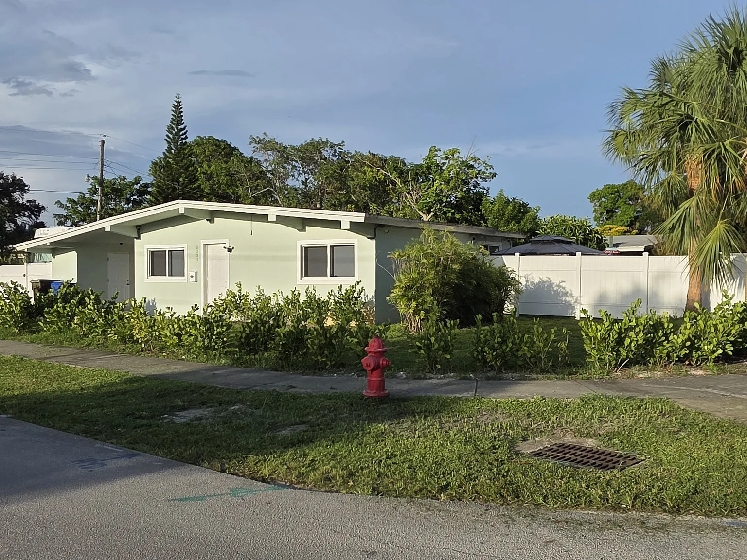 3 bed, 1144 sqft, $3,550 — Photo 4