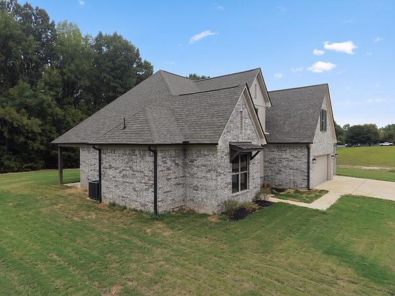 5th image of 515 Garland Dr