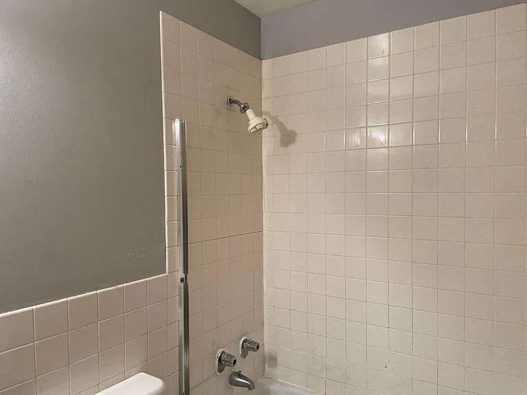 5920 N Kenmore Ave #507 — Photo 13