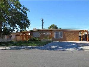 349 Wisteria Av