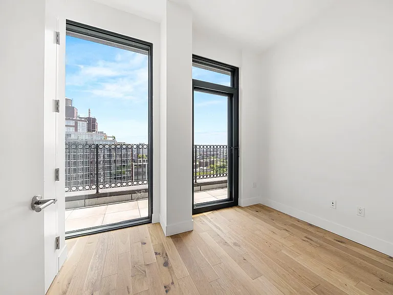 69 Adams St #23E — Photo 7