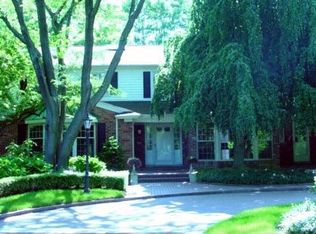 31090 Nottingham Dr, Franklin, MI 48025