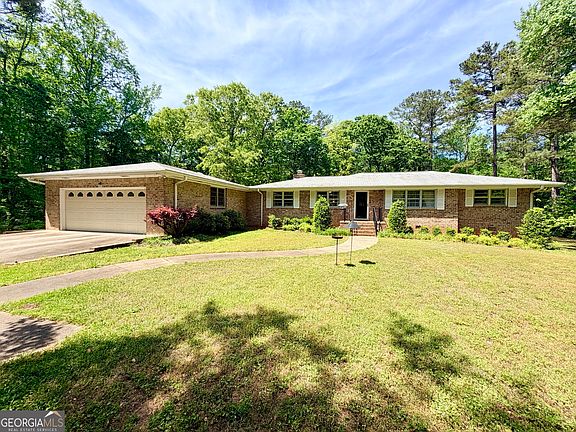 3rd image of 345 Elliott Rd