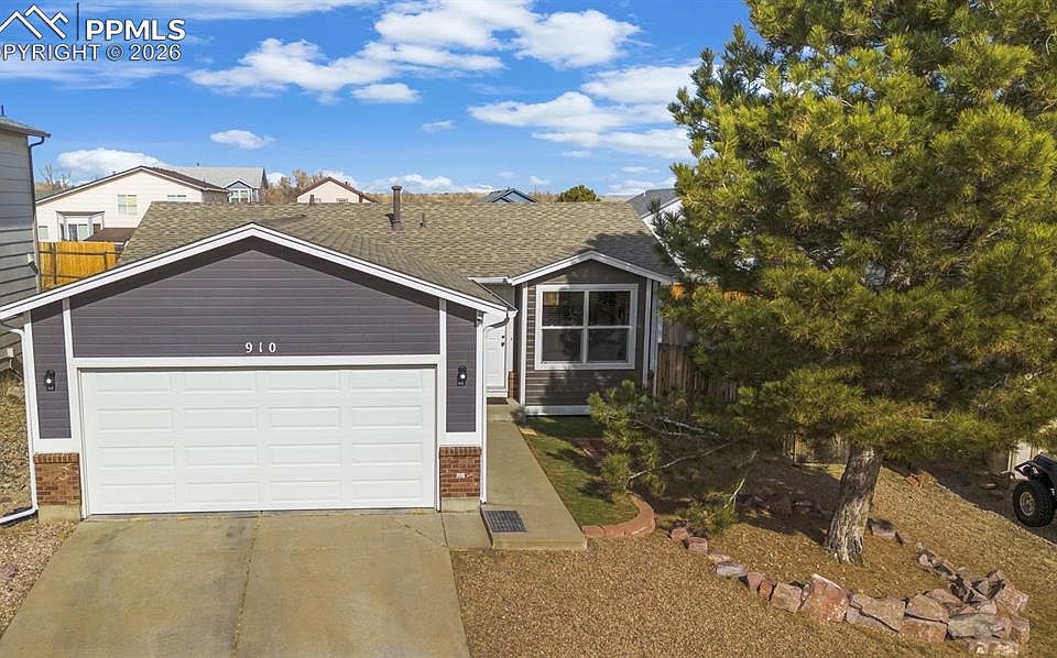 1st image of 910 Lords Hill Dr