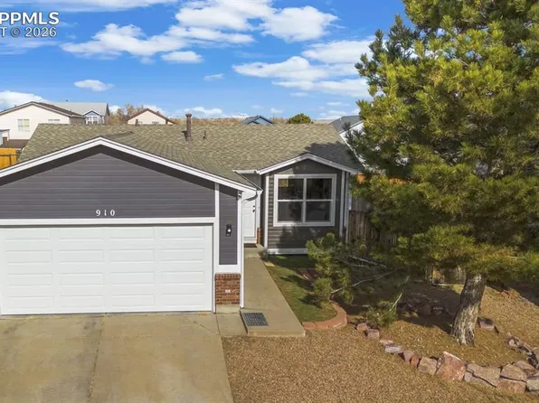 910 Lords Hill Dr, Fountain, CO 80817