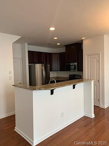 1st image of 3227 Mistletoe Dr