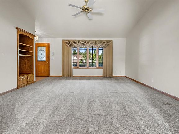 3rd image of W2419 Falcon COURT