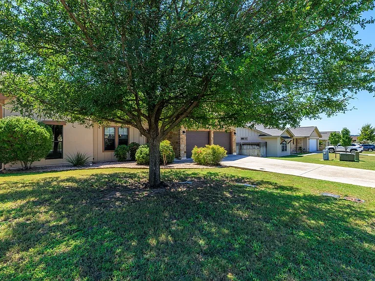 713 Englemann Oak Dr — Photo 3