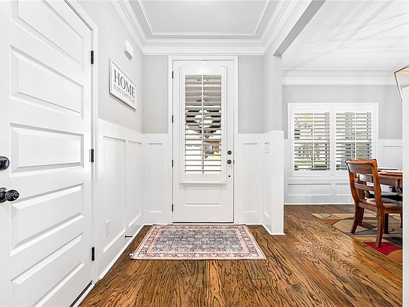 4th image of 2543 Salford St