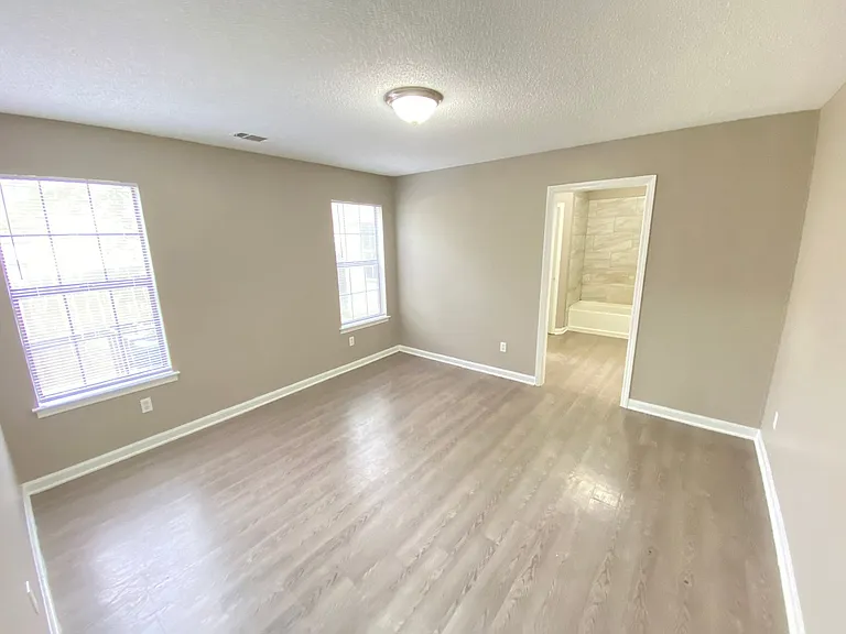 6544 Oak Hurst Dr — Photo 3