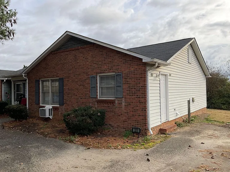 325 Robinson Rd — Photo 12