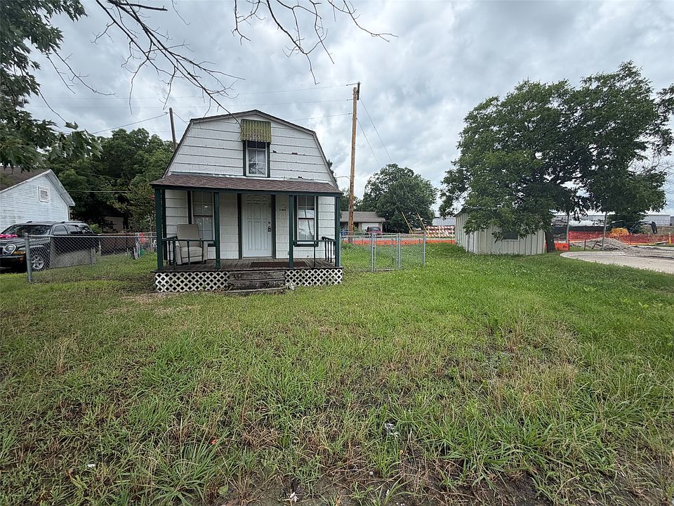 1st image of 754 N Waco St