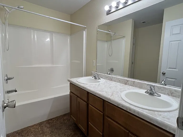 9063 Pembroke Oak Grove Rd #1A — Photo 7