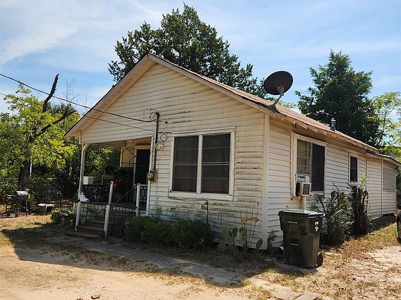 4th image of 3012 McCormick Ln