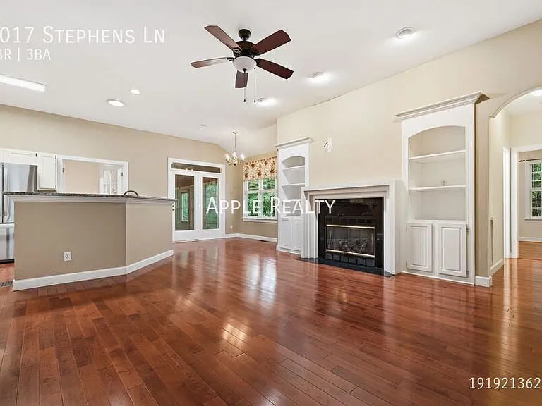 5017 Stephens Ln — Photo 2