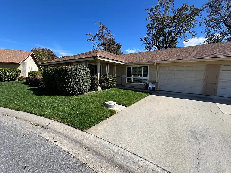 7404 Village 7 — Photo 2