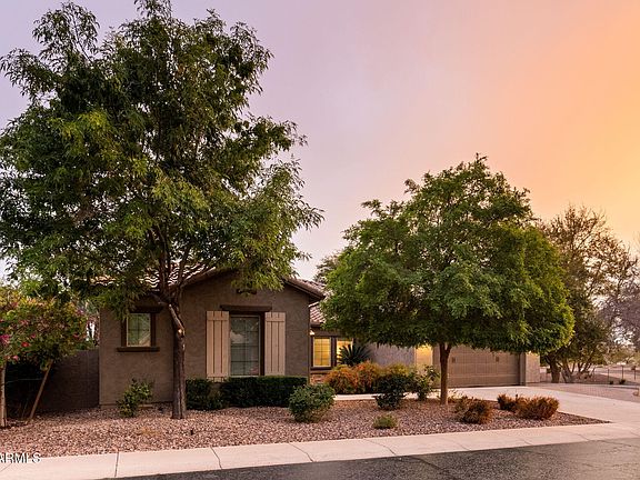 3rd image of 2445 W WILDHORSE Drive