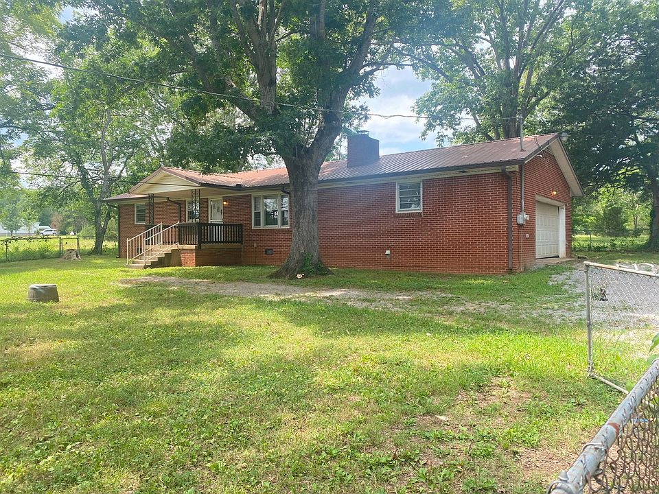 1st image of 3938 Halls Hill Pike