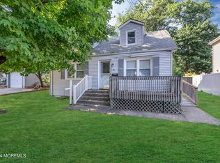 49 Cedar Ave, Middletown, NJ 07748