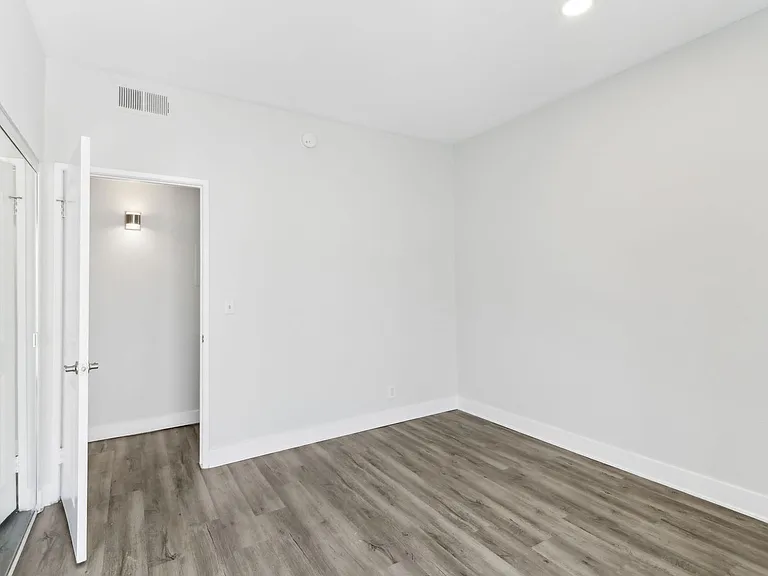 7044 Lanewood Ave — Photo 54