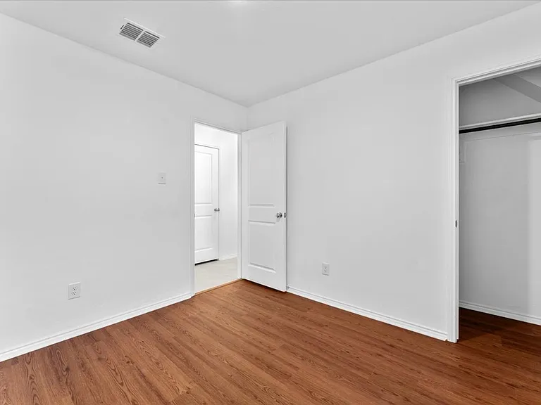 211 Herman Ln — Photo 17