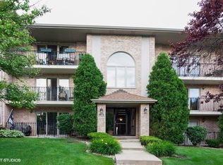 4419 Pershing Ave APT 101, Downers Grove, IL 60515