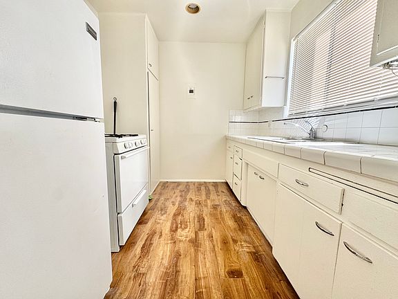 2nd image of 1350 N Laurel Ave APT 4