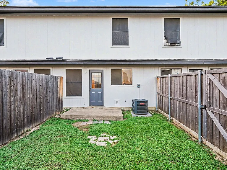 3301 Aurora St #B — Photo 24