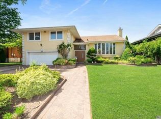 739 Hillcrest Pl, Valley Stream, NY 11581