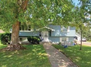 818 W 4th Ave, Oshkosh, WI 54902