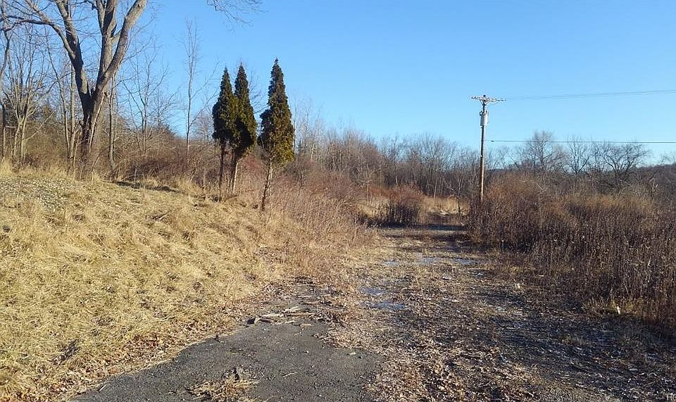 2nd image of 100 Stony Bar Rd