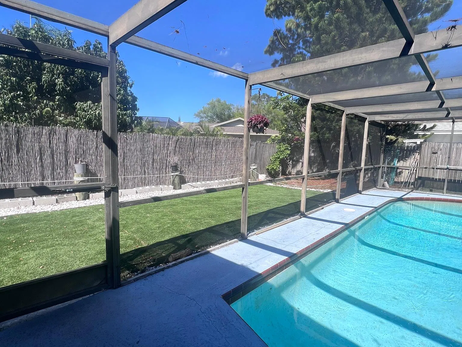 2334 Colonial Ct — Photo 4