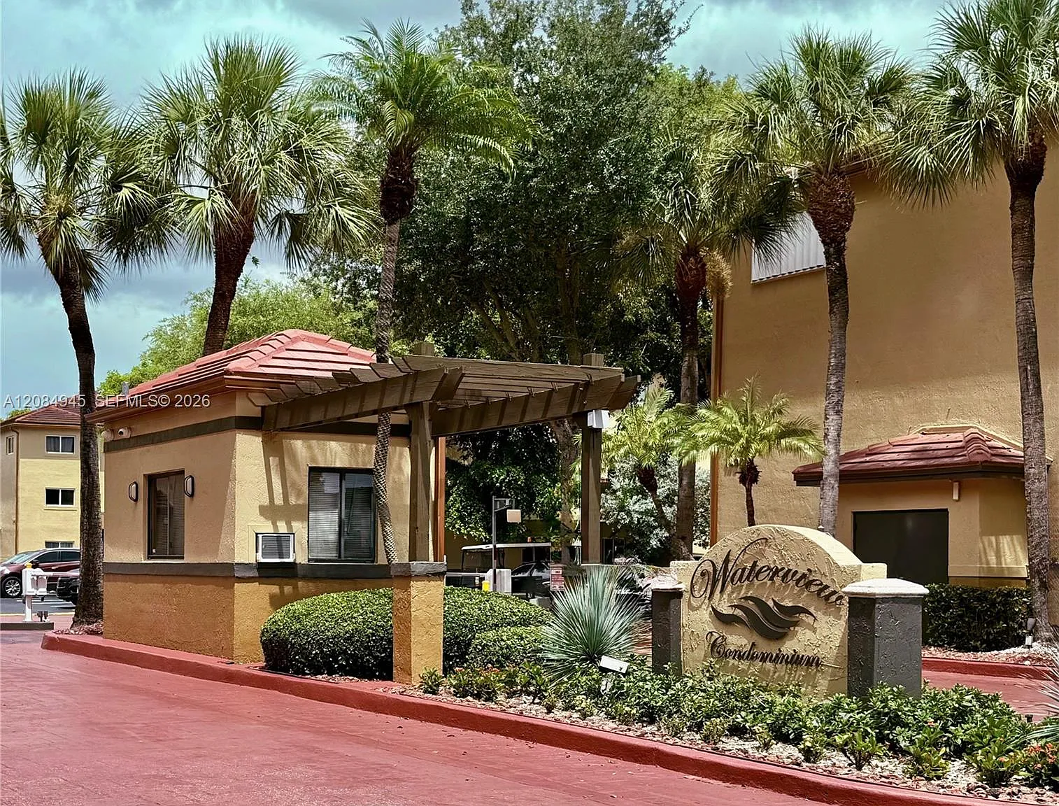 Waterview Condo — Photo 1