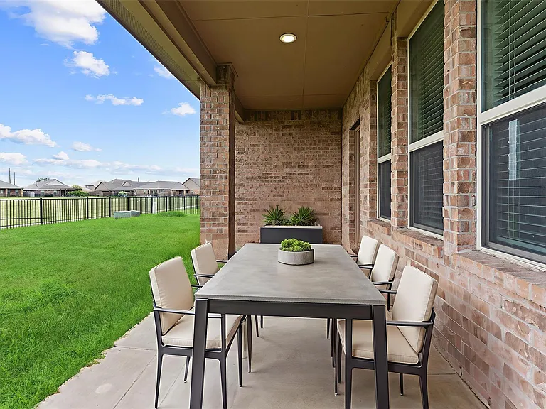 23607 Legano Dr — Photo 37