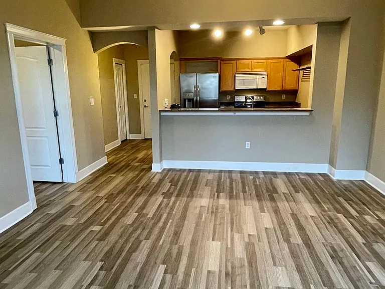 251 W Bakerview Rd #405 — Photo 9