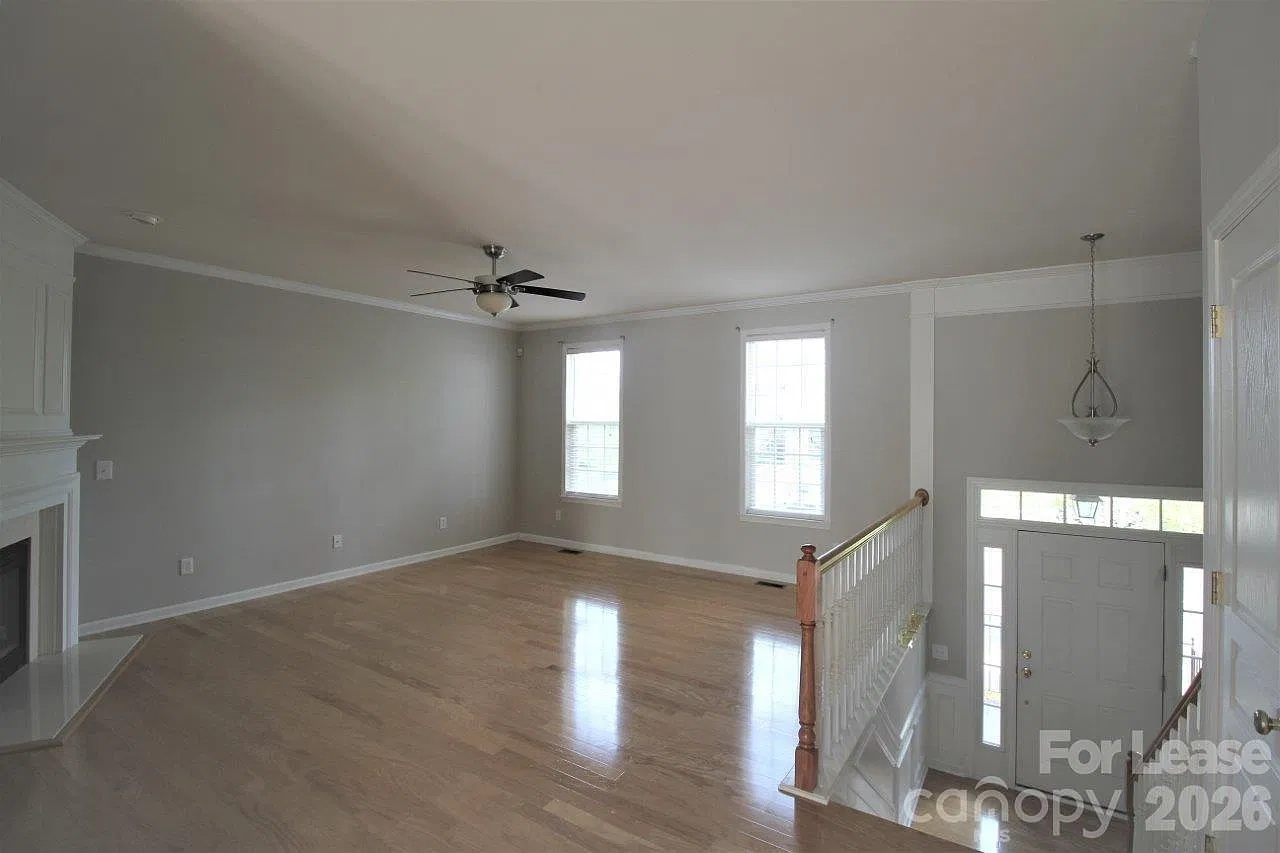 Sterling Heights — Photo 3