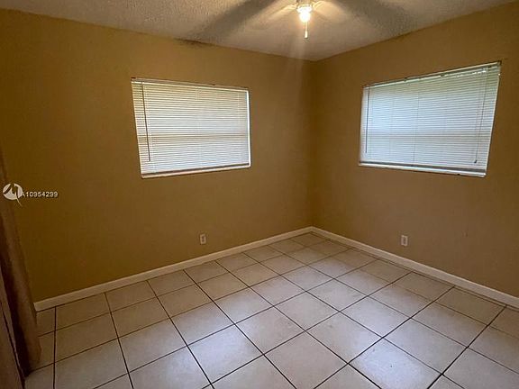 5th image of 810 SW 9th Ct Unit 2