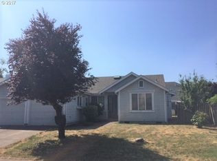 4513 Glacier Dr, Springfield, OR 97478