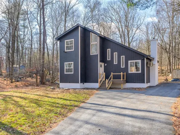 3353 Frontier Rd, East Stroudsburg, PA 18302